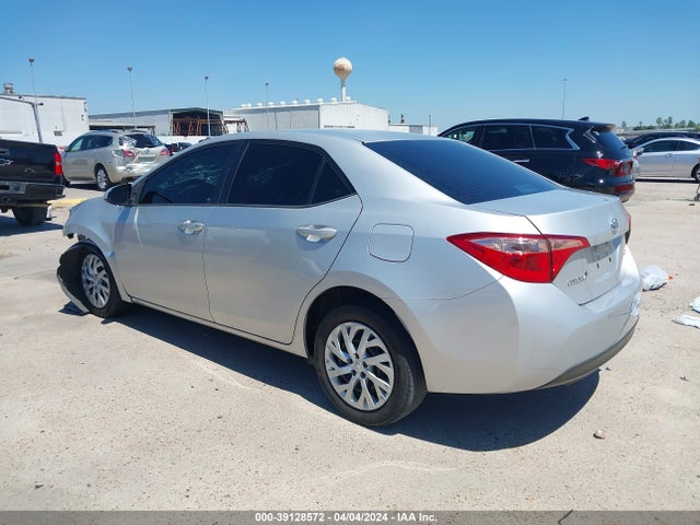 Toyota COROLLA LE 2017 5YFBURHE2HP702808 Image 3