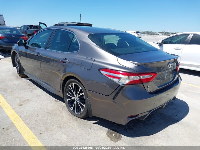 Toyota CAMRY SE 2018 4T1B11HK0JU559068 Image 3