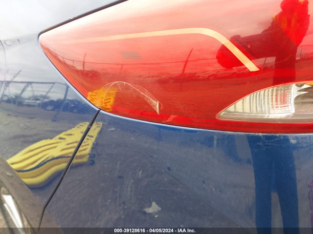 Hyundai ELANTRA SE 2017 5NPD84LF3HH028598 Image 16