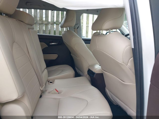 Toyota Highlander Hybrid Xle 2021 5TDGBRCHXMS059073 Image 8