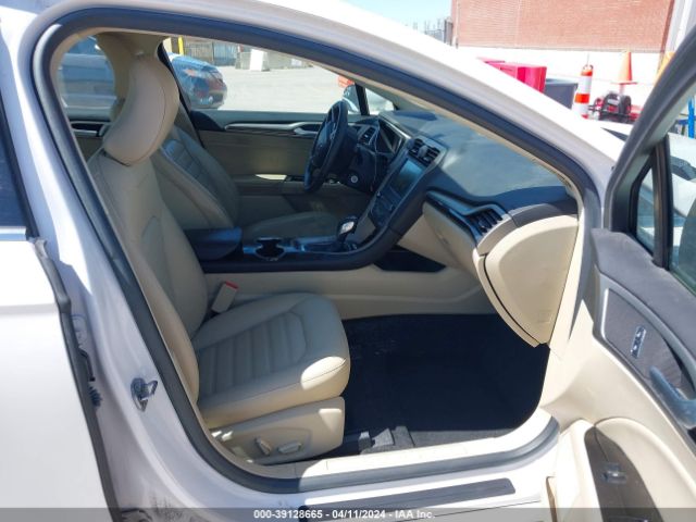 3FA6P0HD5GR201471 Ford FUSION SE