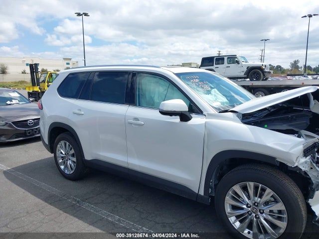 Toyota Grand Highlander Platinum 2024 5TDAAAB53RS039725 Image 14