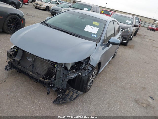 Toyota Corolla Hybrid Le 2022 JTDEAMDE0NJ048650 Image 2