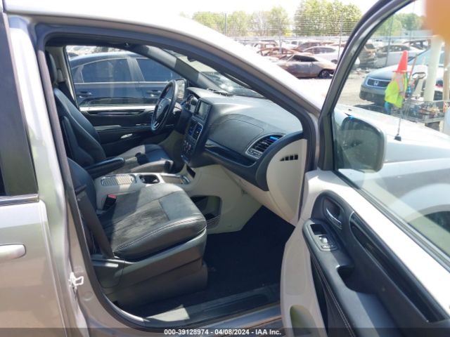 2C4RDGCG1JR159727 Dodge Grand Caravan Sxt