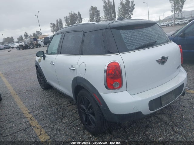2011 MINI COOPER COUNTRYMAN WMWZB3C5XBWM01451 Photo 2