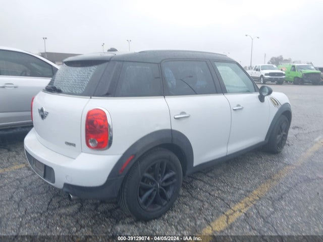 2011 MINI COOPER COUNTRYMAN WMWZB3C5XBWM01451 Photo 3