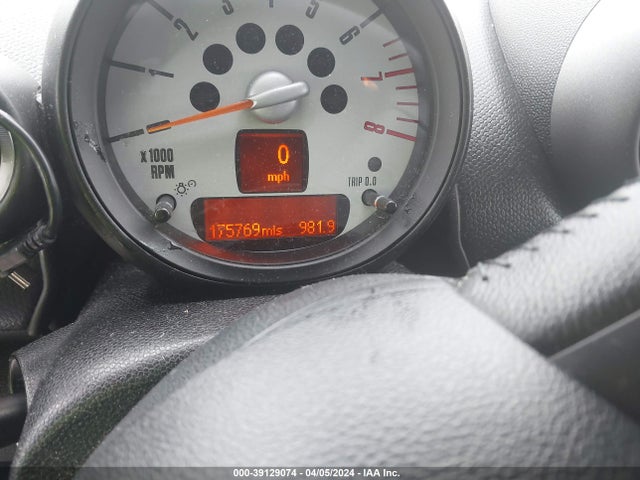 2011 MINI COOPER COUNTRYMAN WMWZB3C5XBWM01451 Photo 6