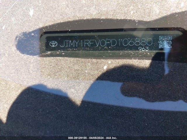 Toyota Rav4 Limited 2023 JTMY1RFV0PD106880 Image 9