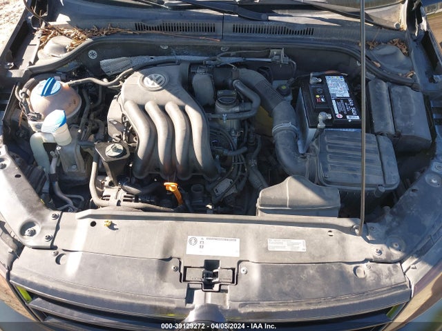 3VW1K7AJ8FM353118 Volkswagen Jetta 2.0l S