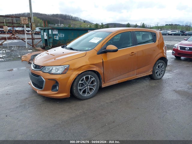 Chevrolet Sonic Lt Auto 2018 1G1JD6SB3J4140900 Image 2