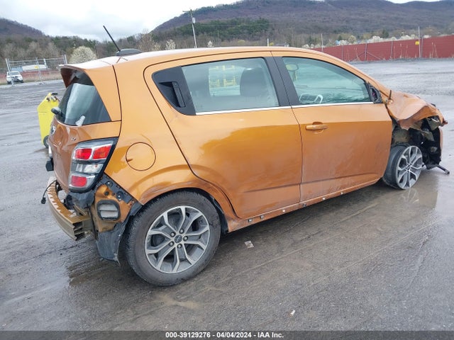 Chevrolet Sonic Lt Auto 2018 1G1JD6SB3J4140900 Image 4