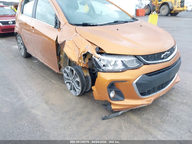 Chevrolet Sonic Lt Auto 2018 1G1JD6SB3J4140900 Image 6