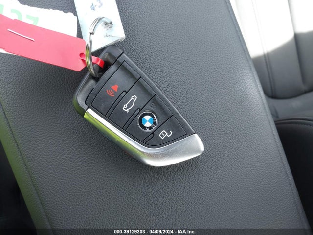 3MW5R7J09M8B50801 BMW 330i Xdrive
