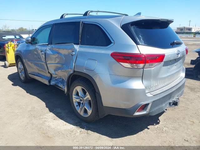 Toyota Highlander Limited 2018 5TDDZRFH9JS869333 Image 3