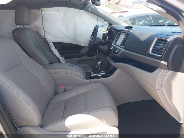 Toyota Highlander Limited 2018 5TDDZRFH9JS869333 Image 5