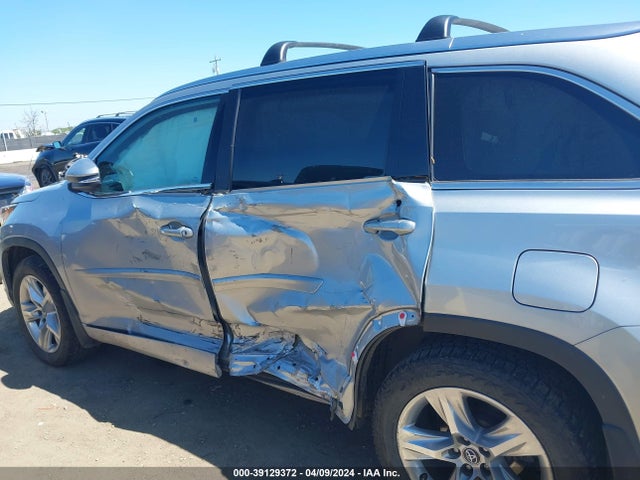 Toyota Highlander Limited 2018 5TDDZRFH9JS869333 Image 6