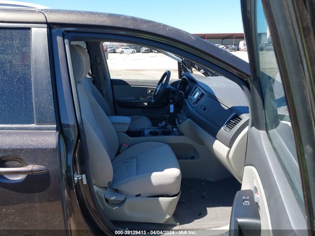 KIA SEDONA LX 2015 KNDMB5C17F6060456 Image 5