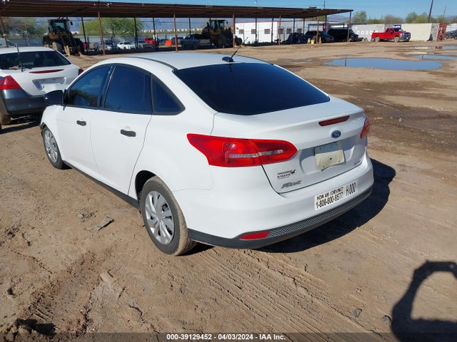Ford FOCUS S 2016 1FADP3E27GL214247 Image 3