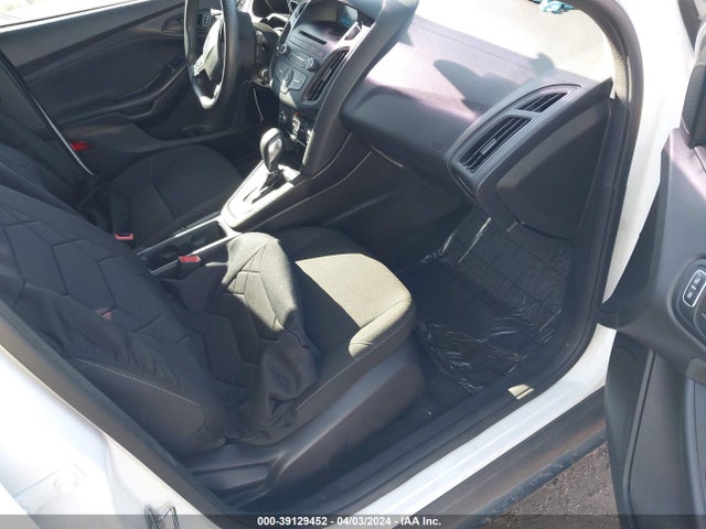 Ford FOCUS S 2016 1FADP3E27GL214247 Image 5
