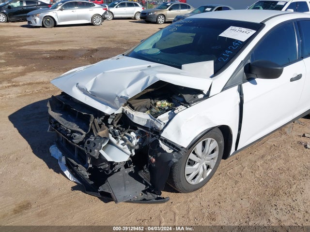 Ford FOCUS S 2016 1FADP3E27GL214247 Image 6