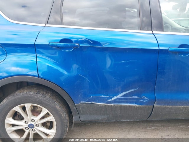 Ford ESCAPE SE 2017 1FMCU9GD0HUC76600 Image 13