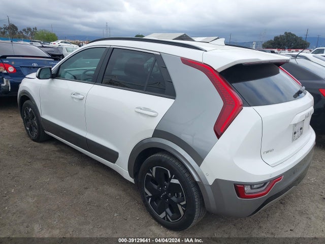 KIA Niro Ev Wave 2023 KNDCT3L18P5015482 Image 3