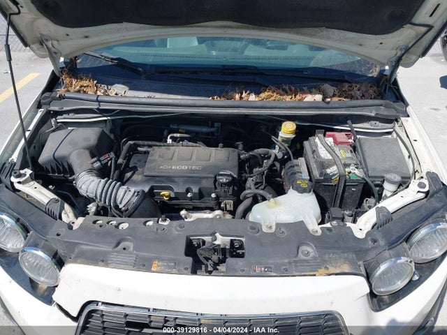 Chevrolet Sonic Ltz Auto 2015 1G1JE6SB7F4124008 Image 10