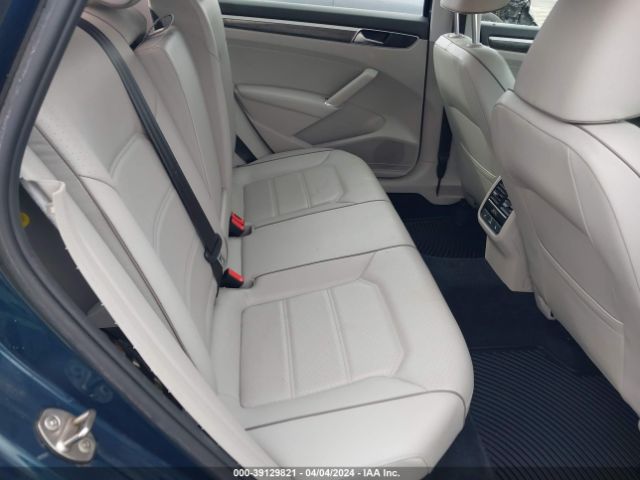 1VWBA7A38JC022557 Volkswagen Passat 2.0t Se