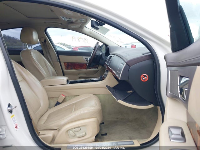 2009 JAGUAR XF SAJWA06B39HR34993 Photo 4