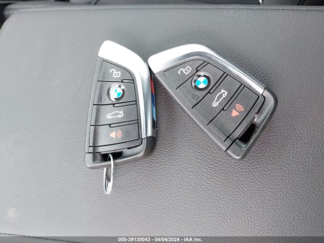 3MW69FF00R8E34963 BMW 3 Series 330i
