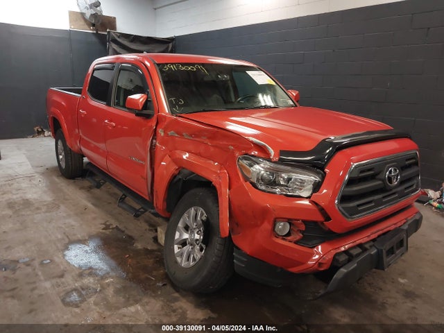 Toyota Tacoma Sr5 V6 2017 5TFDZ5BN3HX016497 zdjęcie główne