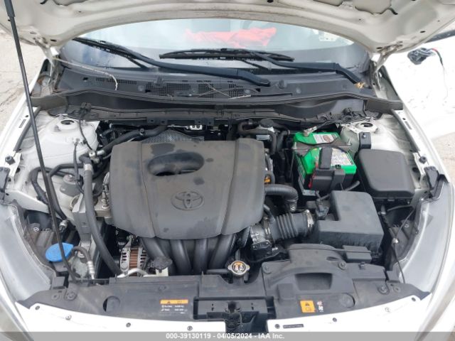 3MYDLBYV1KY510839 Toyota YARIS LE