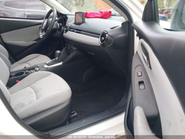 3MYDLBYV1KY510839 Toyota YARIS LE