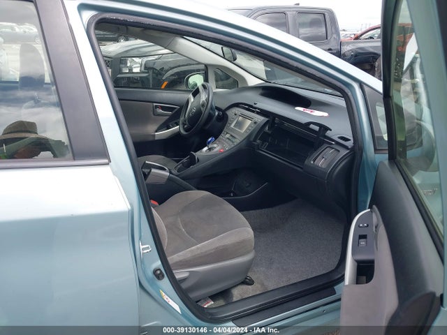 Toyota Prius Three 2015 JTDKN3DU3F1900676 Image 5
