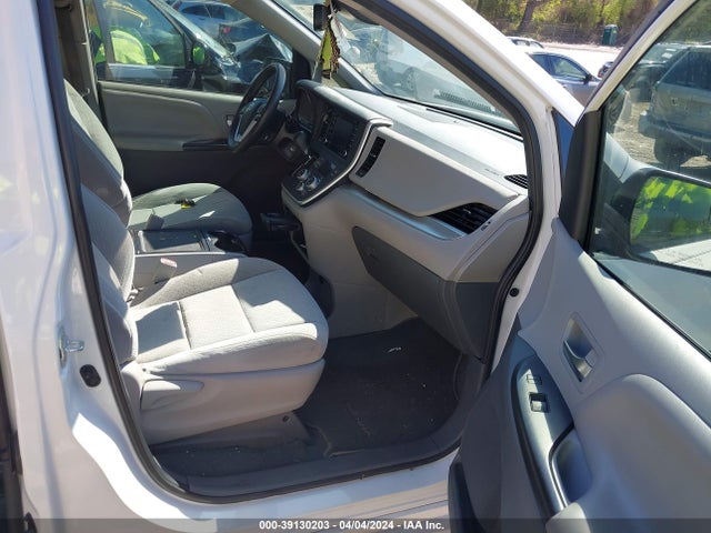 Toyota SIENNA LE 2020 5TDKZ3DC3LS023696 Image 5