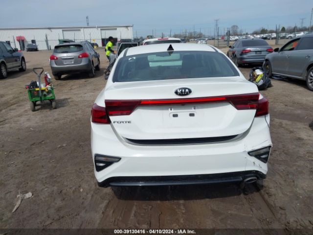 3KPF24AD2ME303372 KIA Forte Lxs