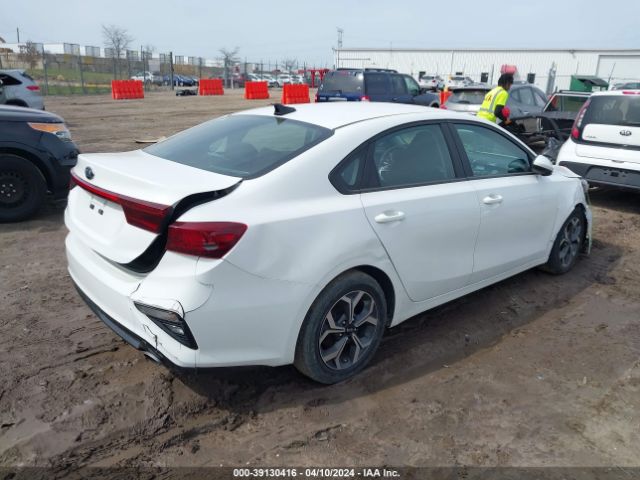 3KPF24AD2ME303372 KIA Forte Lxs