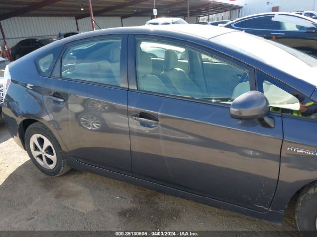 JTDKN3DU2F1875432 Toyota Prius Three