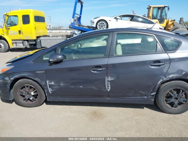 JTDKN3DU2F1875432 Toyota Prius Three