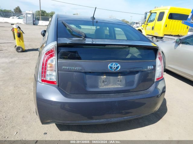 JTDKN3DU2F1875432 Toyota Prius Three
