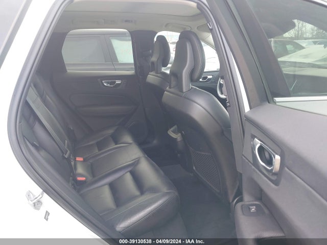Volvo Xc60 T5 Momentum 2019 LYV102RK9KB177785 Image 8