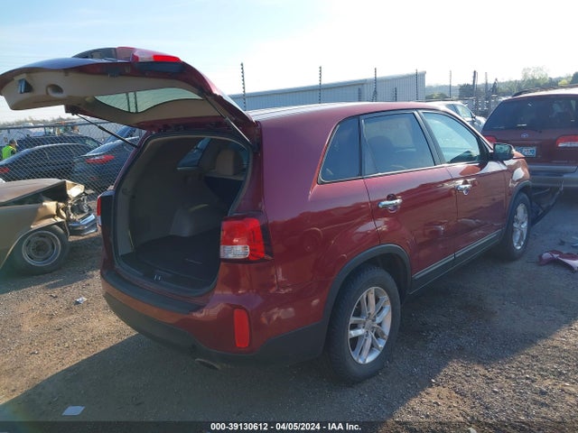KIA SORENTO LX 2015 5XYKT3A68FG588737 Image 4