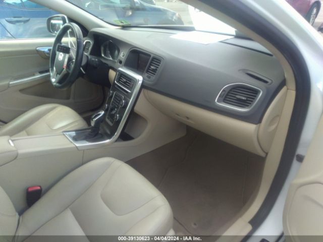 YV126MFB6F2300883 Volvo S60 T5 Premier