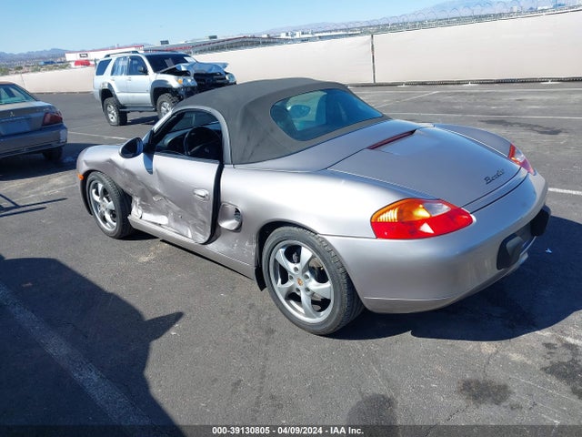 2001 PORSCHE BOXSTER WP0CA298X1S620617 Photo 2