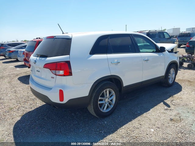 KIA SORENTO LX 2015 5XYKT3A65FG628661 Image 4