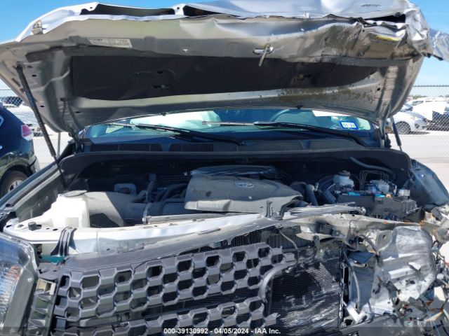 5TFEM5F15JX128153 Toyota Tundra Sr5 4.6l V8