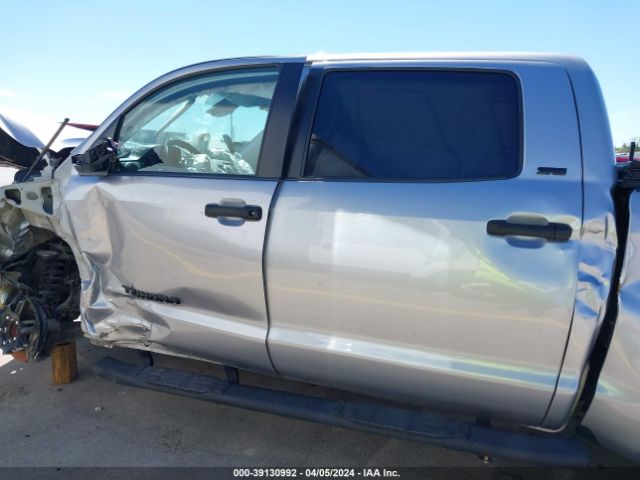 5TFEM5F15JX128153 Toyota Tundra Sr5 4.6l V8
