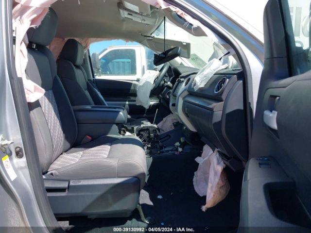 5TFEM5F15JX128153 Toyota Tundra Sr5 4.6l V8