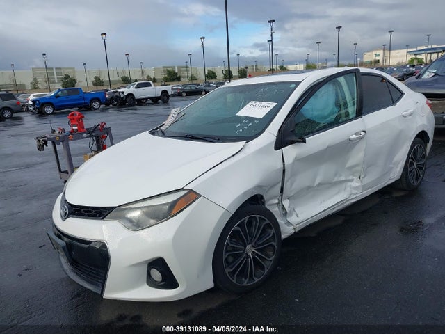 Toyota Corolla S Premium 2015 5YFBURHE2FP276938 Image 2