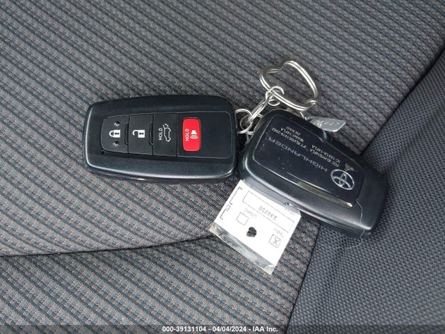 5TDZARAH7PS517378 Toyota Highlander Hybrid Le
